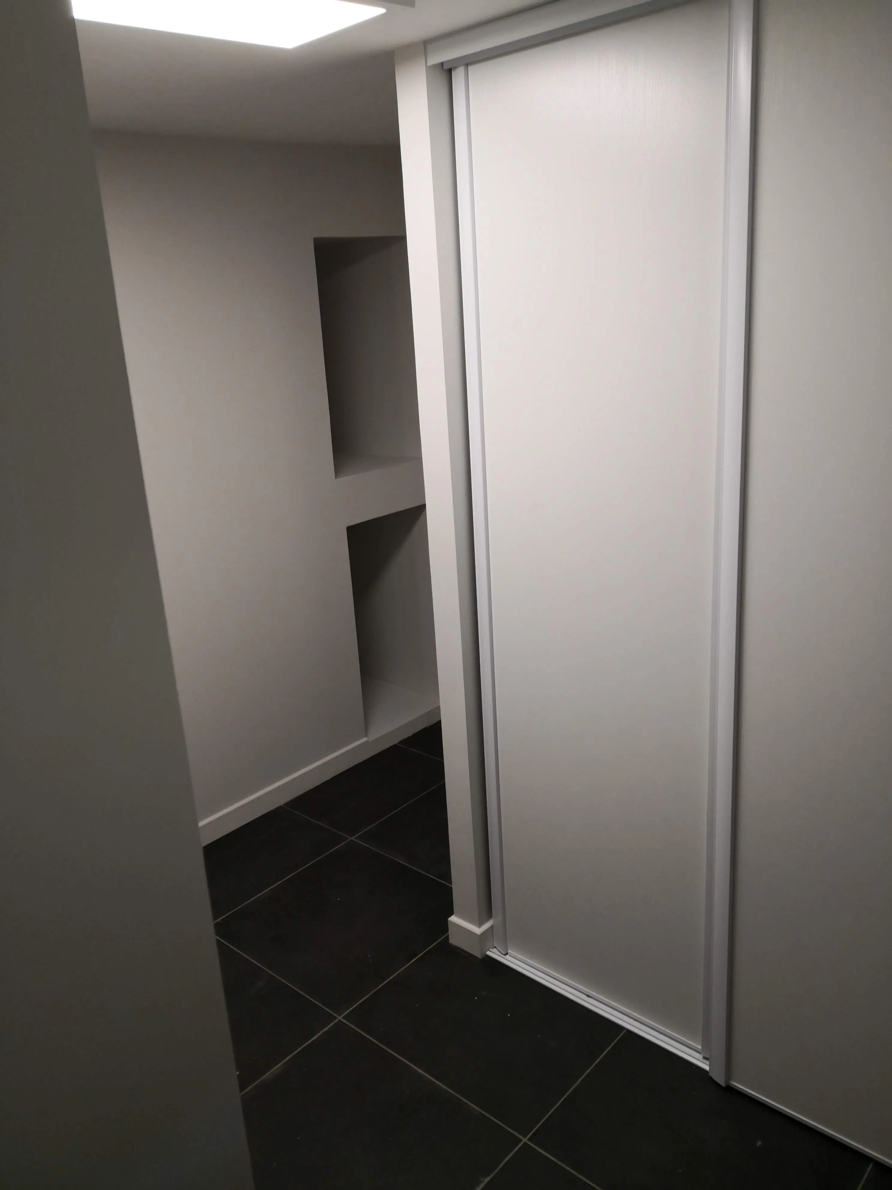 Niche de rangement maçonnée dans la nouvelle cloison